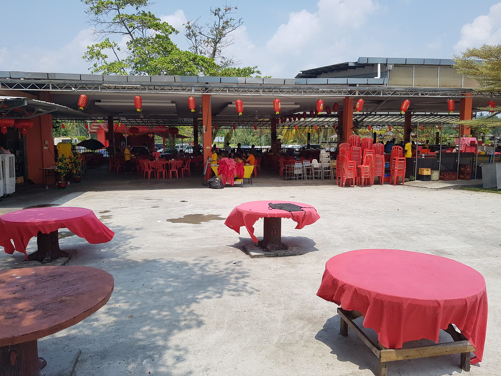 @ 亚三峇都港海鲜饭店 Restaurant Asam Batu Laut, Tanjung Sepat