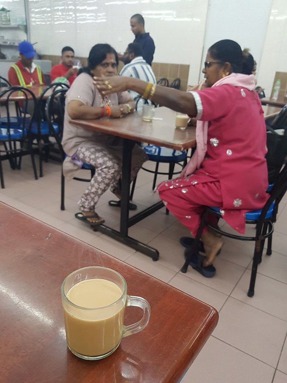 印度煎饼 Roti Kosong rm$1.30 & 香料印度茶 Masala Tea rm$3 @ Sri Paandi at KL Brickfileds (Roti 7/10, MasalaTea 5/10)
