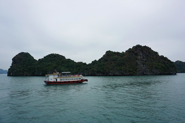 Navegando por Lan Ha y Halong, la bahía de los gigantes de piedra - VIETNAM, TIERRA DE DRAGONES (7)