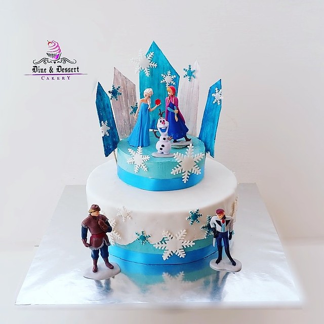 Frozen Theme Cake by Sifat Jubaira of Dine & Dessert Cakery