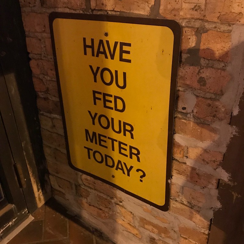 Sign outside Mellow Yellow, Hyde Park, Chicago