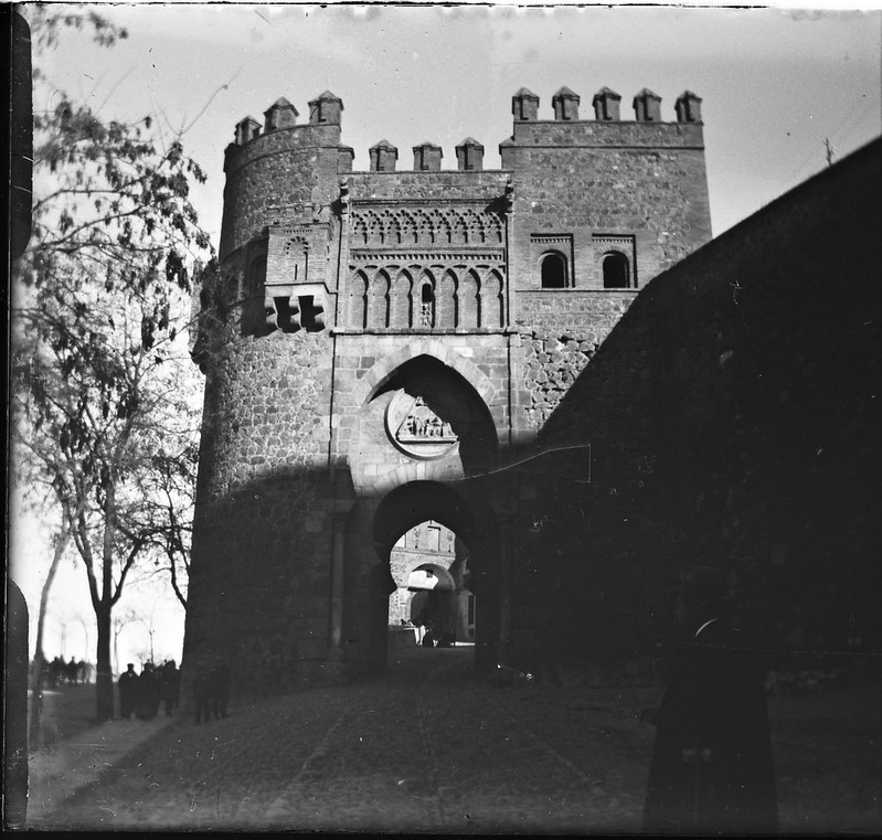 Puerta del Sol de Toledo el 24 de febrero de 1918. Fotografía de Carles Batlle Ensesa © Ajuntament de Girona. CRDI (Carles Batlle Ensesa)