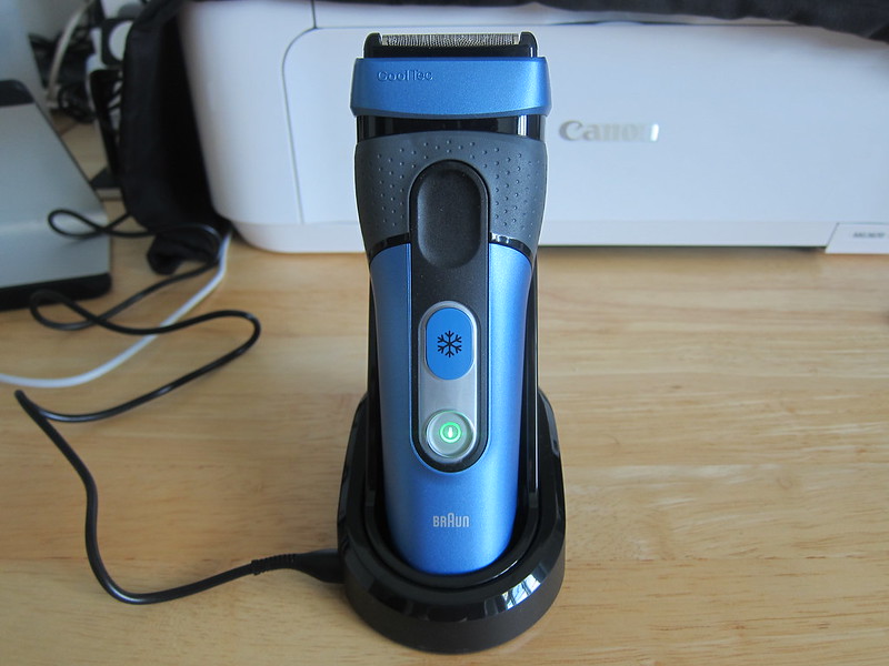 Braun CoolTec CT 4S Shaver - Charging
