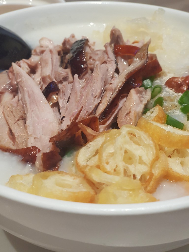 荔湾艇仔粥 Shredded Duck Meat Porridge rm$15.90 @ 乡村烧鸭 Village Roast Duck in Sunway Pyramid