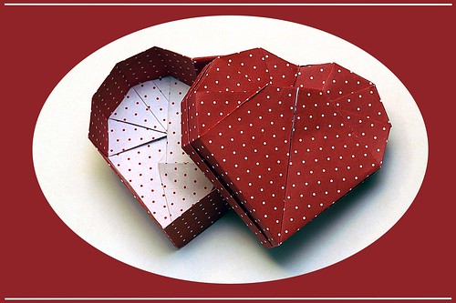 Origami Heart Box (Robin Glynn)