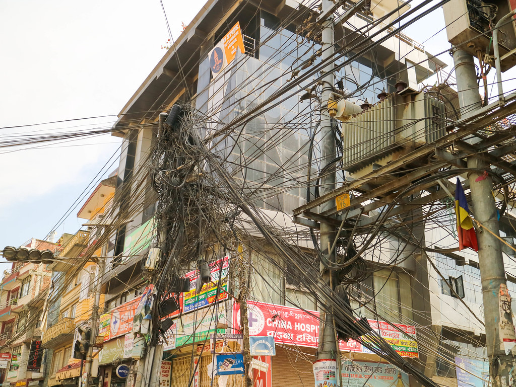 Tendido eléctrico en Nepal