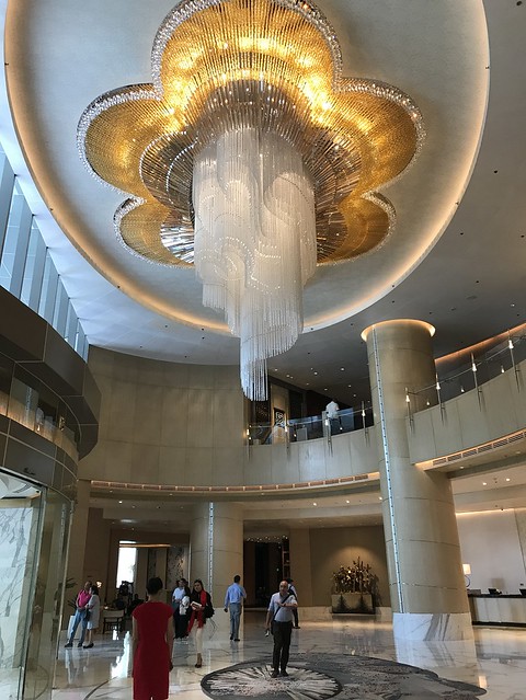 Shangri-la Hotel BGC lobby