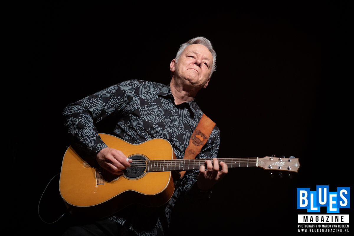 Tommy Emmanuel with special guest JD Simo