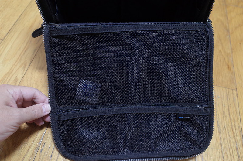 SUPER CLASSICひらくPCバッグケプラーフタのメッシュポケット二段