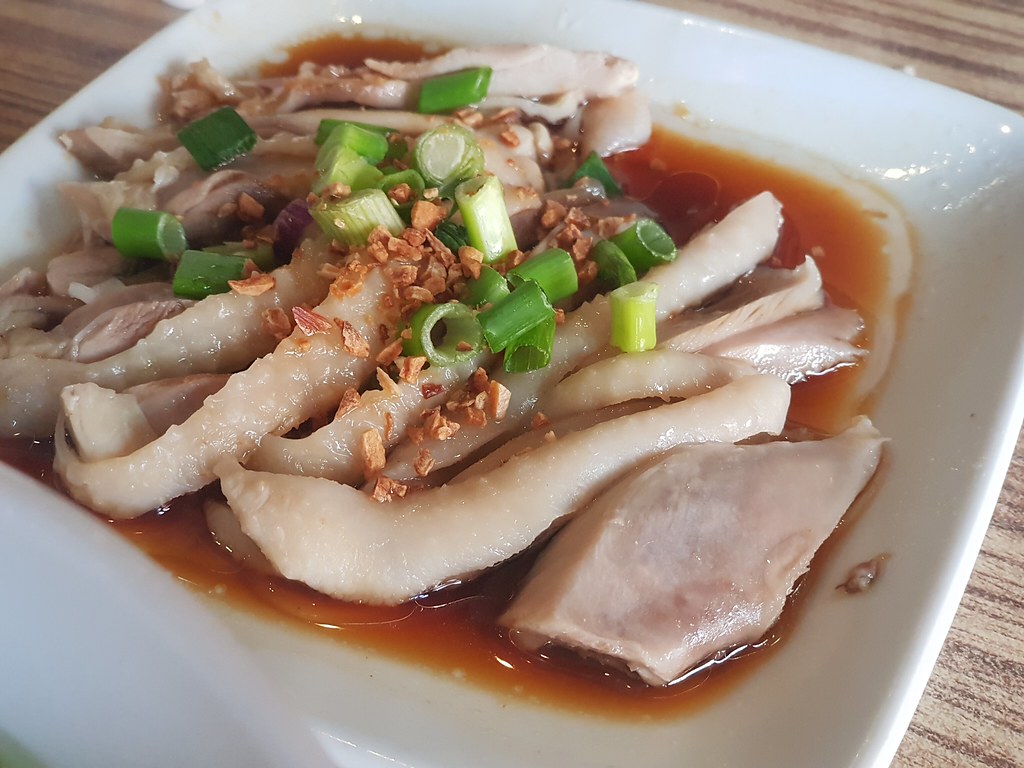 鸡丝清汤河粉(老母鸡) Steamed Chicken (Old Hen) with Hor Fun rm$8.30 & 鸳鸯 Cham rm$3.10 @ 太平添记 Taiping Thiam Kee USJ10