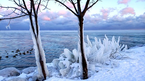 samsung s9 mobile smartphone cameraphone phonecamera toronto january winter 2019 lakeshore lakeontario ice snow landscape