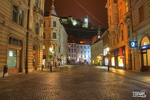 slovenia ljubljana nightphotography castle stritarjeva