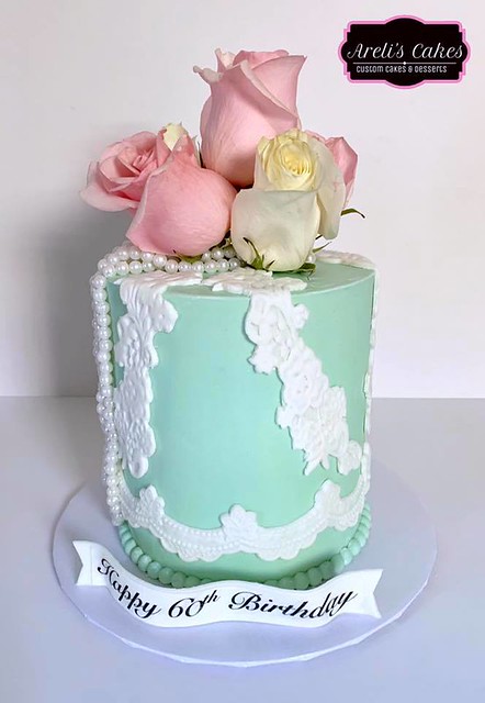 Cake by Areli's Cakes