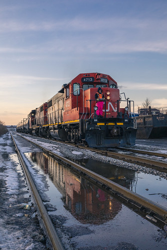 canadiannational industrial hamilton reflection emdgp382 emdgp382w railroad railfan railway railroading train trains locomotive sunset winter glow