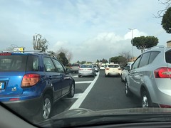 Italian drivers civic sense: why queueing if you can drive on the shoulder?
