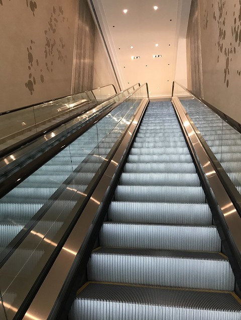 Shangri-la Hotel BGC escalator
