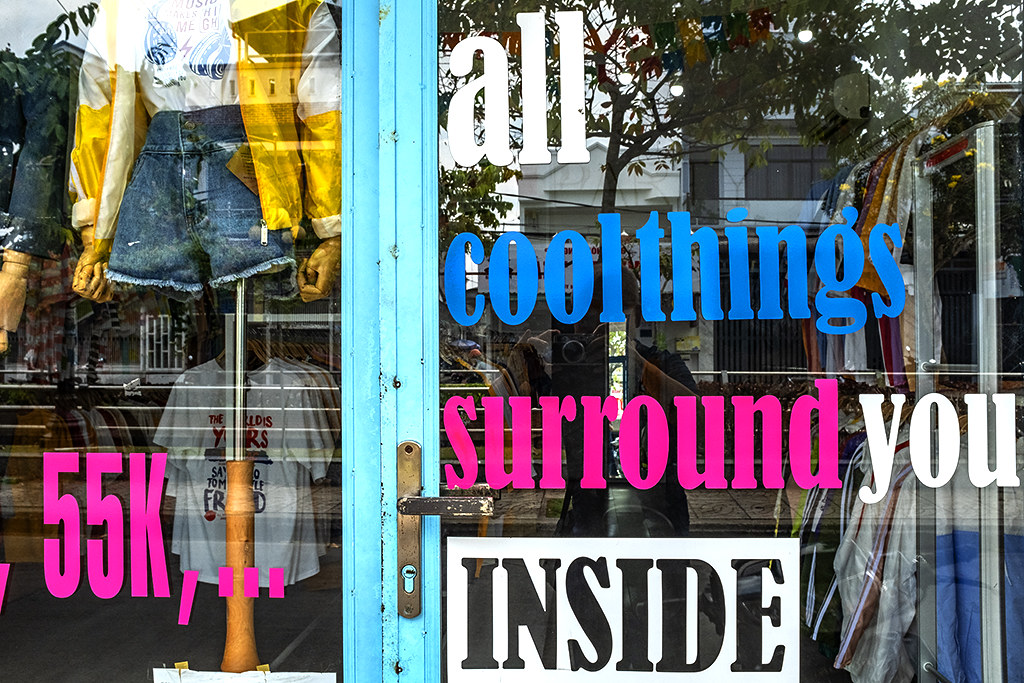 all cool things surround you inside--Can Tho