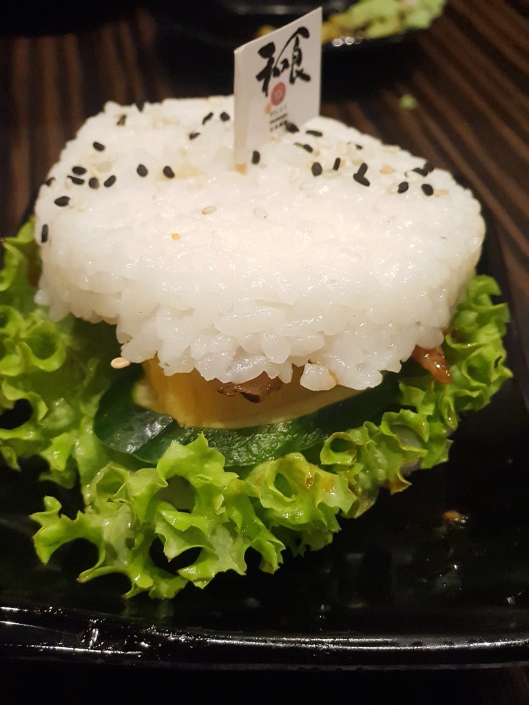 照烧鳗鱼寿司汉堡 Unagi Sushi Burger rm$8.90 @ 和食 Washoku USJ10