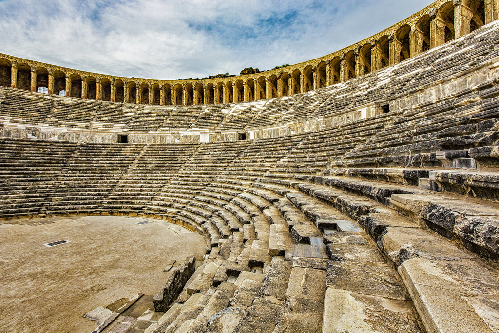 Au site de l'antique cité d'Aspendos, visite de l'un des théâtres romains parmi les plus beaux et les mieux conservés au monde