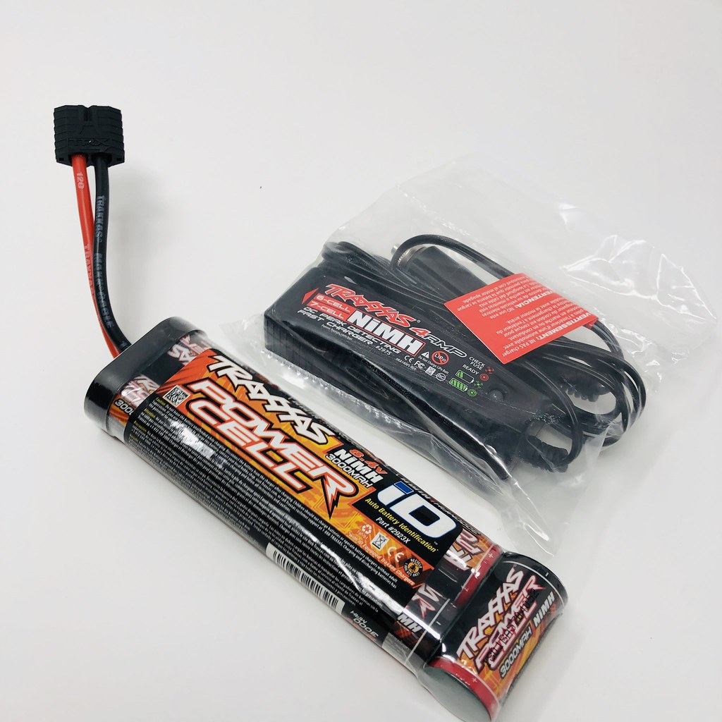 Traxxas 4 amp DC Charger 2975 Power Cell 3000 Stick Pack 8.4V 2926X New 
