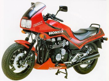 Honda CBX 750 F, lançada em 1986, ainda desperta paixões; ouça o