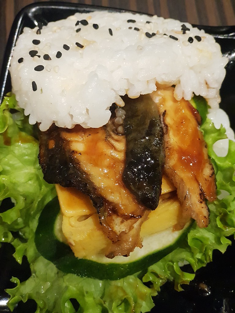 照烧鳗鱼寿司汉堡 Unagi Sushi Burger rm$8.90 @ 和食 Washoku USJ10