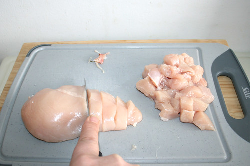 03 - Hähnchenbrust würfeln / Dice chicken breasts