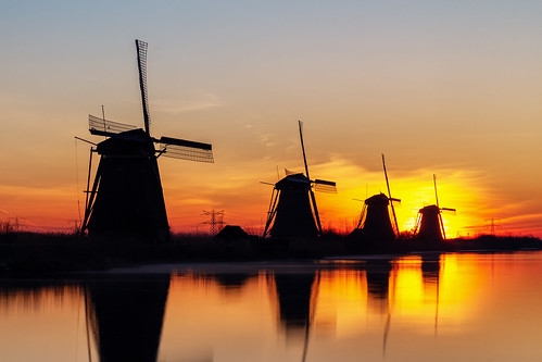 kinderdijk sunrise landscape mill mills unesco molen molens netherlands holland nl dusk sky