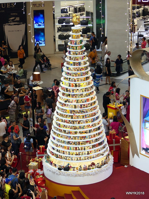 1000 Mickeys Christmas Tree