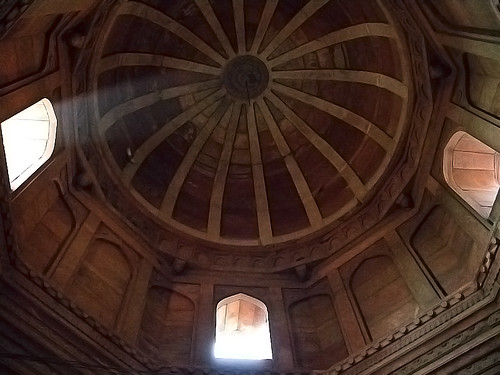 The domed ceiling of Fatehpur Sikri, a mosque just outside of Agra, India