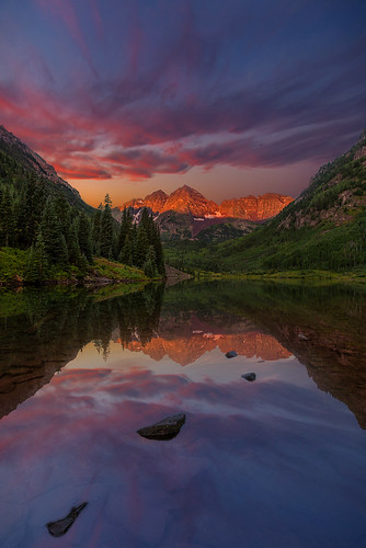 maroonbells maroonlake sunrise alpenglow lake water mountain reflection clouds colorado rockies aspen forest landscape serenity dreaming