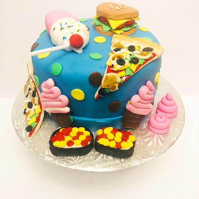 Cake by Mumu’s Cakery