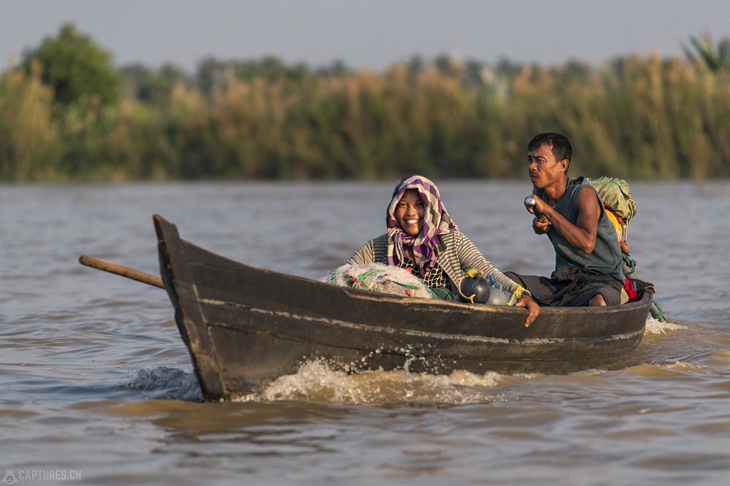 Men and women on the boat - Saluen River
