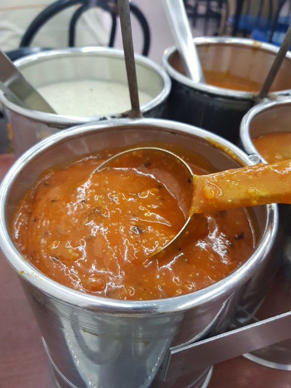 印度煎饼 Roti Kosong rm$1.30 & 香料印度茶 Masala Tea rm$3 @ Sri Paandi at KL Brickfileds (Roti 7/10, MasalaTea 5/10).. picture is interesting sweet tomatoay sauce
