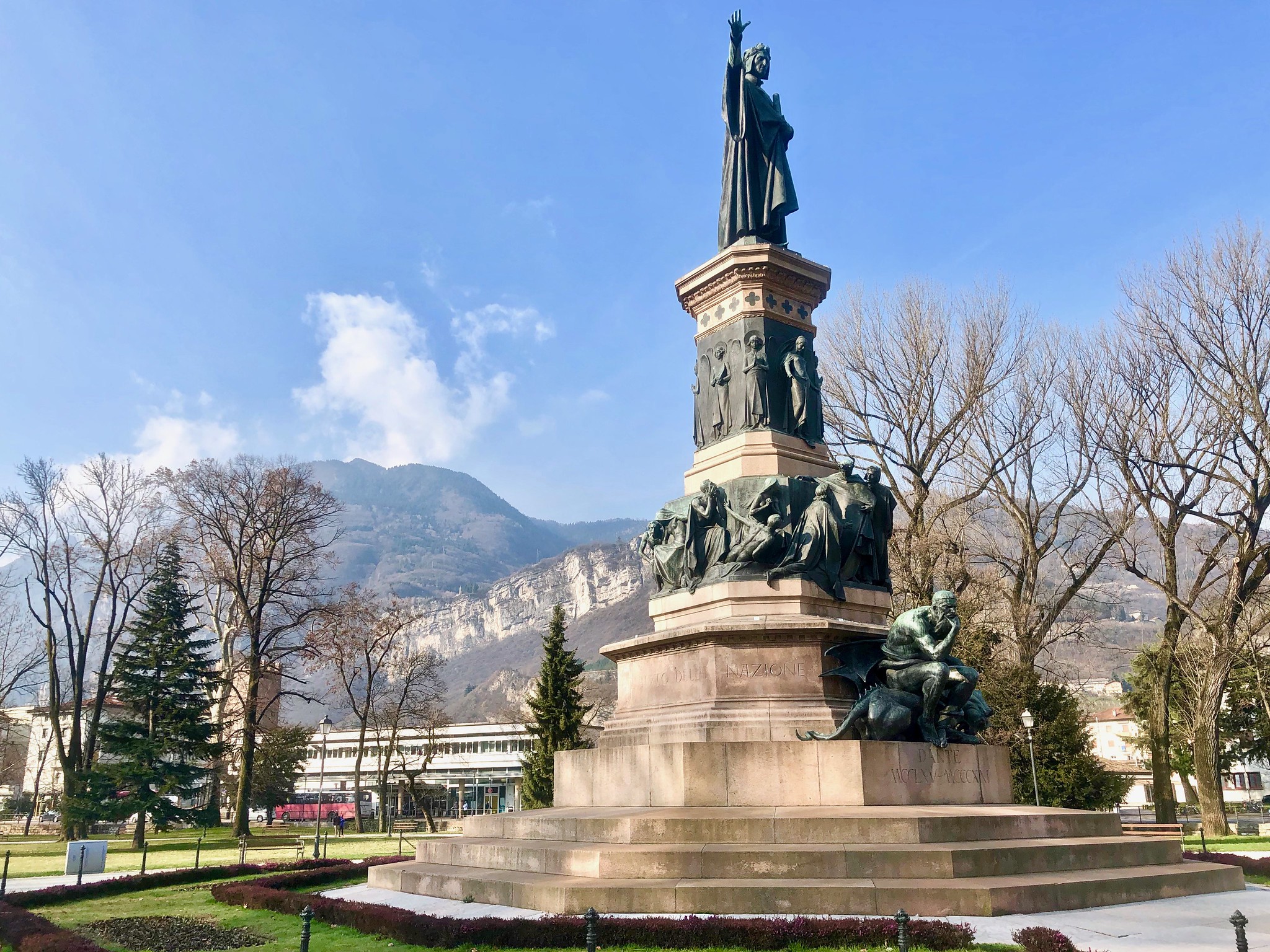 Itinerario di Trento - Monumento a Dante