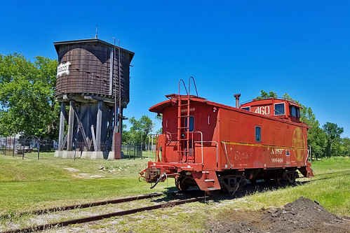 trains railroads frisco woodenwatertower atsf caboose