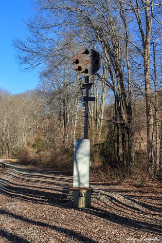 norfolksouthern nsclinchvalley norfolksouthernclinchvalley appalachianmountains railroadsignal cplsignals cpl colorpositionlights shotgunsignal railroad railfan railfanning femalerailfan railroadtracks winter mountains wisecountyva virginia oldiebutagoodie