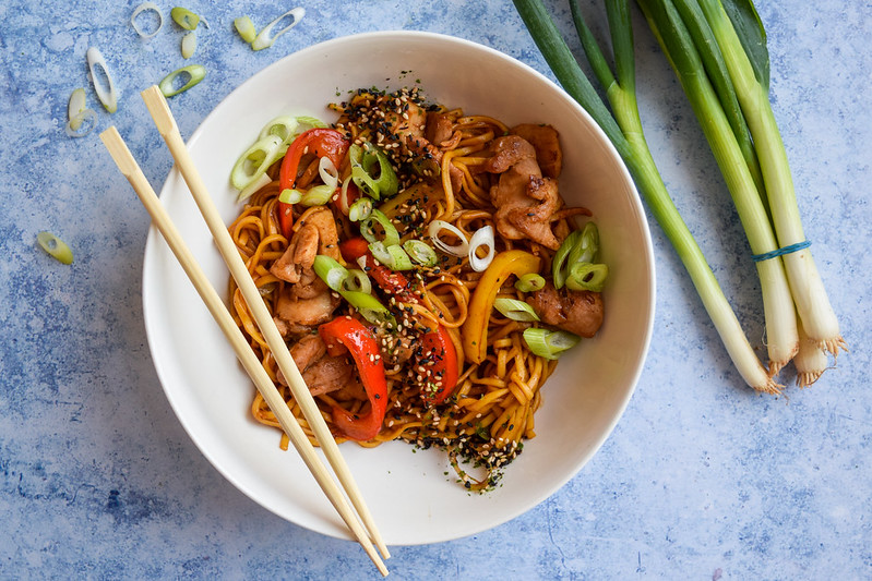 Easy Weeknight Chinese Chicken Noodles
