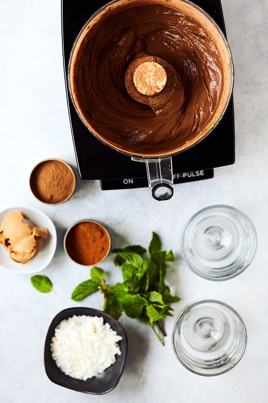 Keto Chocolate Avocado Pudding {Paleo, Vegan}