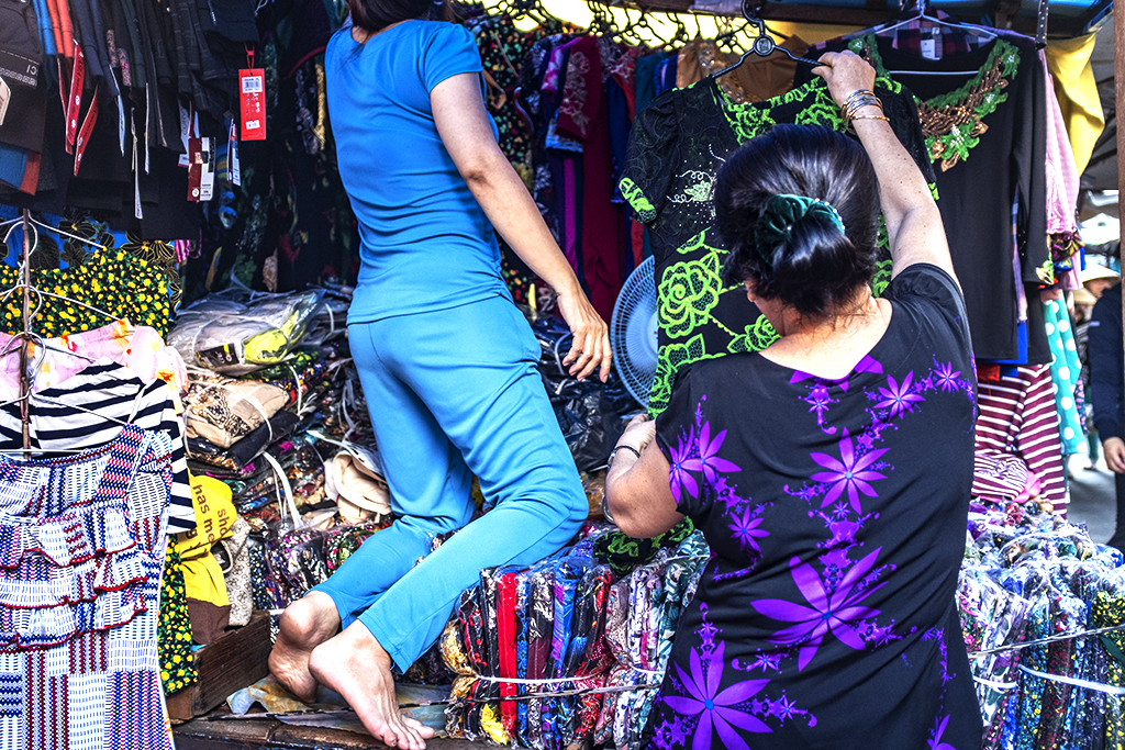 Phu Dinh Market on 2-21-19--Saigon 16
