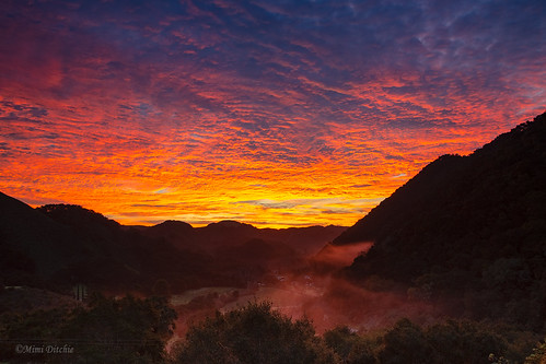clouds dawn morning mountains sky sunrise fog landscape silhouettes seecanyon mimiditchie mimiditchiephotography getty gettyimages