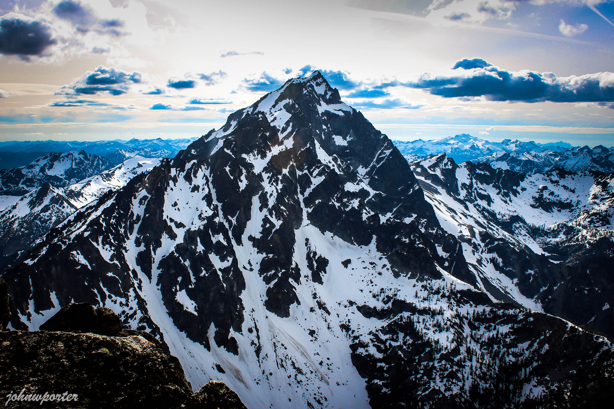 Second tallest non-volcanic peak in Washington State